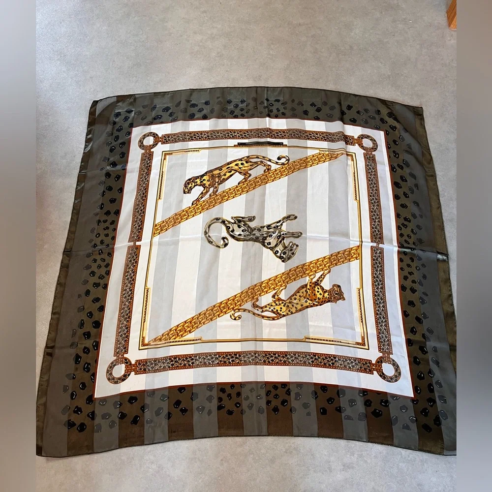 Vintage Animal Print Silk Scarf. Made in Korea - Picture 6 of 6